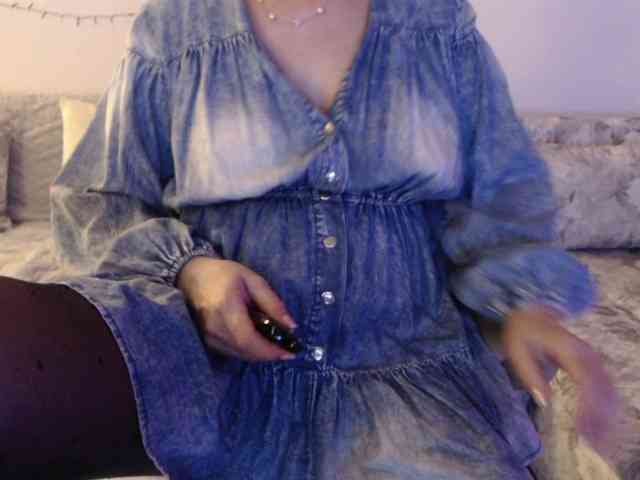 goodSnowQueen webcam