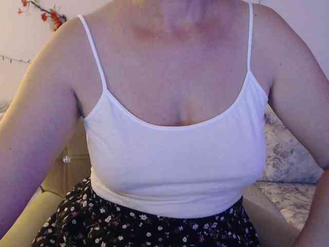 goodSnowQueen webcam