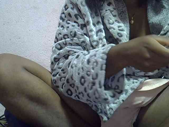 Angelinah75 webcam