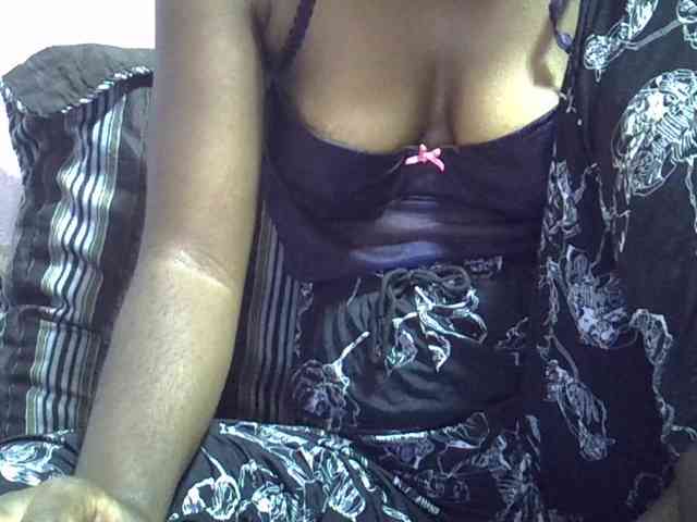 Angelinah75 webcam