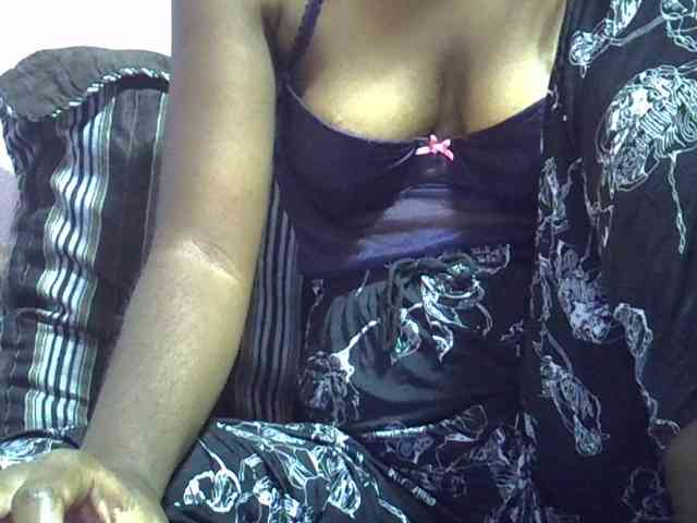 Angelinah75 webcam