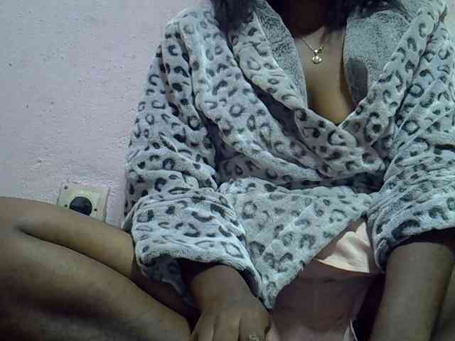 Angelinah75 webcam