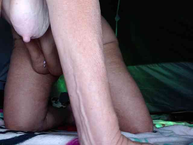 April_XO webcam