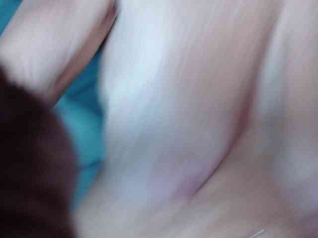 April_XO webcam