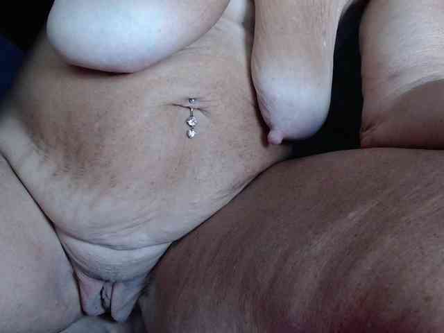 April_XO webcam