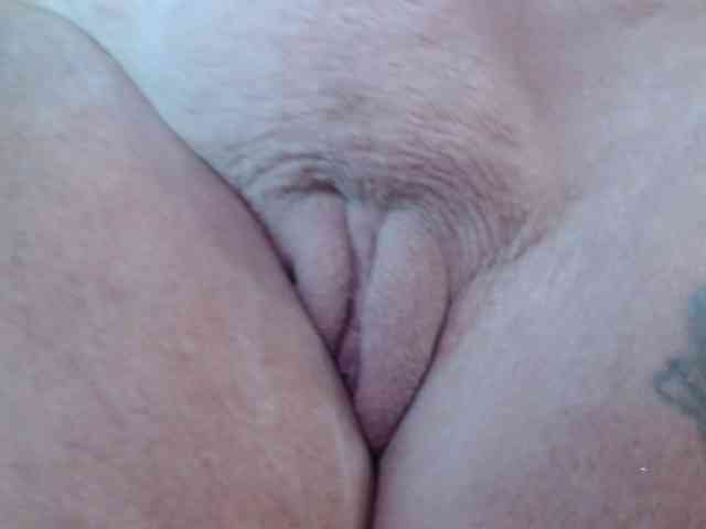 April_XO webcam