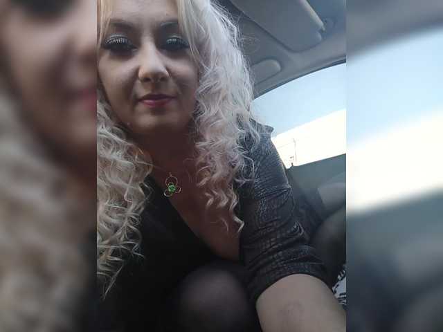 Entra en el chat con el modelo _AMBASSADOR_ _AMBASSADOR_