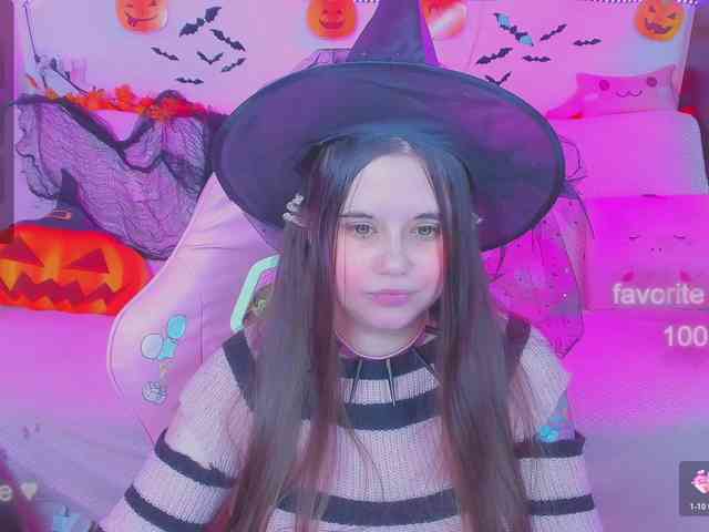 LoliSuccub webcam