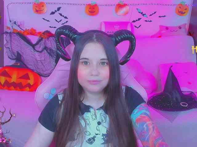 LoliSuccub webcam