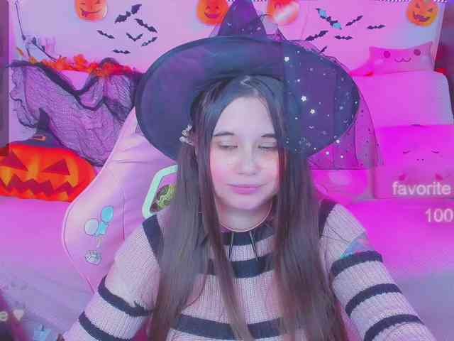LoliSuccub webcam