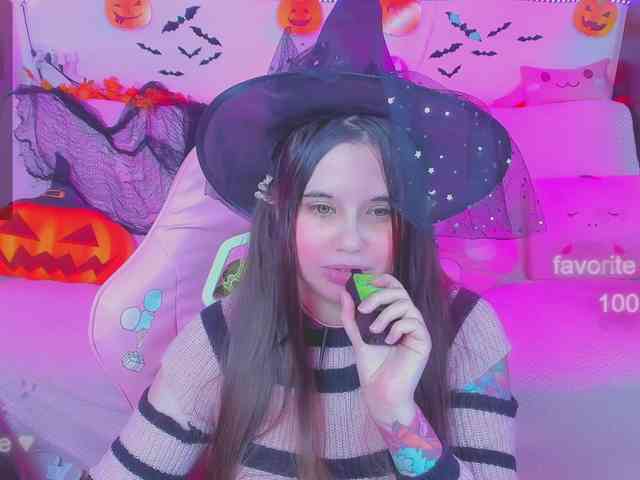 LoliSuccub webcam