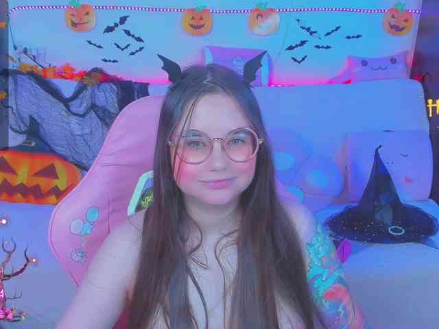 LoliSuccub webcam
