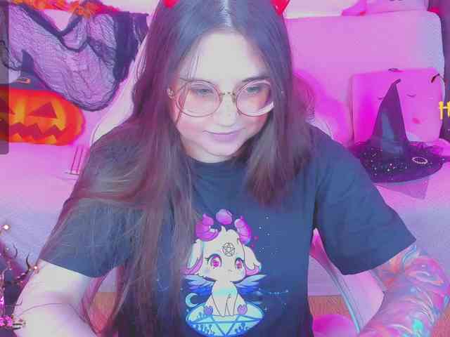 LoliSuccub webcam