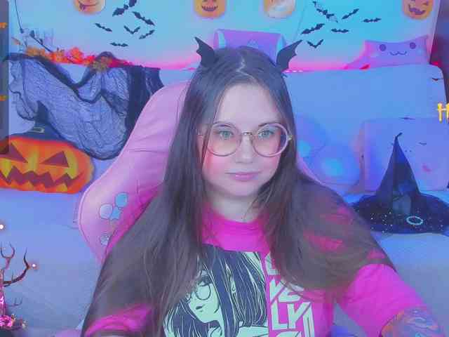 LoliSuccub webcam