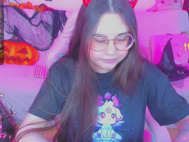 LoliSuccub webcam