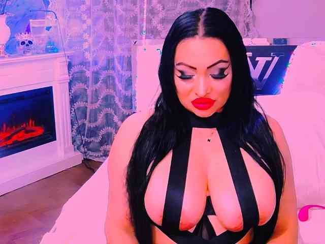 AliyaMoon webcam