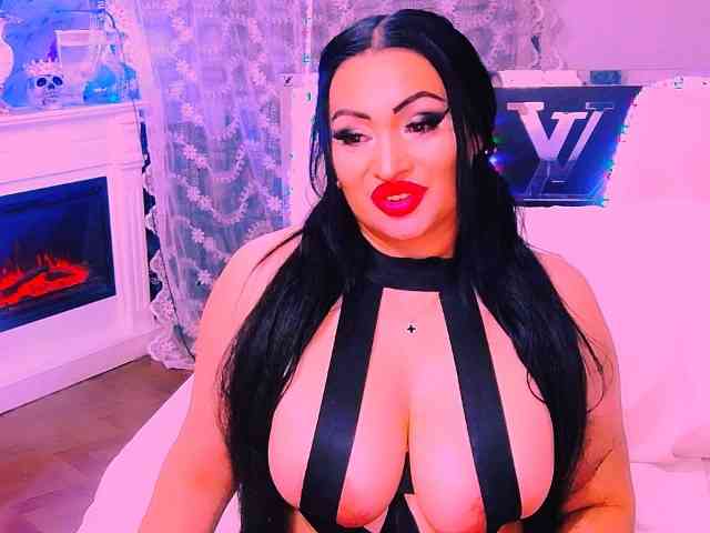 AliyaMoon webcam