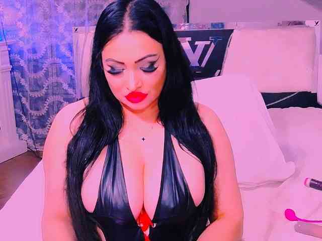 AliyaMoon webcam