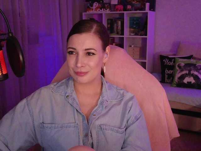 LadyLLS webcam