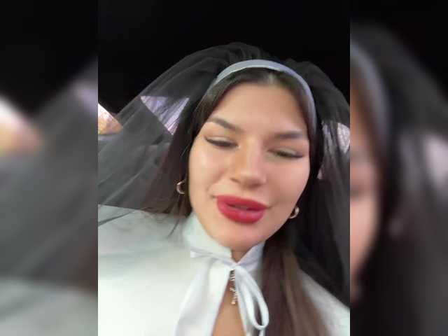 Entra en el chat con el modelo -MaybeBaby- -MaybeBaby-