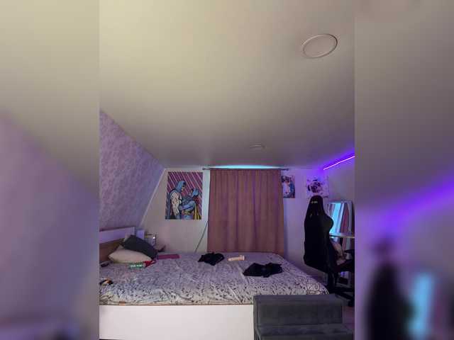 Entra en el chat con el modelo -MaybeBaby- -MaybeBaby-