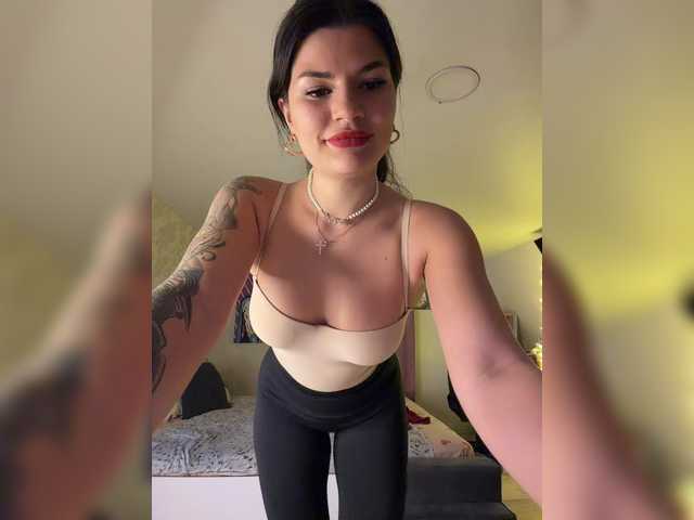 Entra en el chat con el modelo -MaybeBaby- -MaybeBaby-