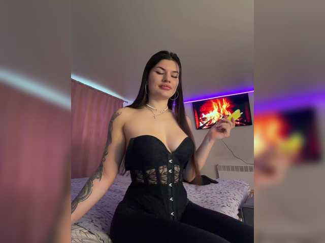 Entra en el chat con el modelo -MaybeBaby- -MaybeBaby-