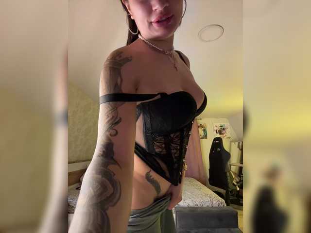 Entra en el chat con el modelo -MaybeBaby- -MaybeBaby-