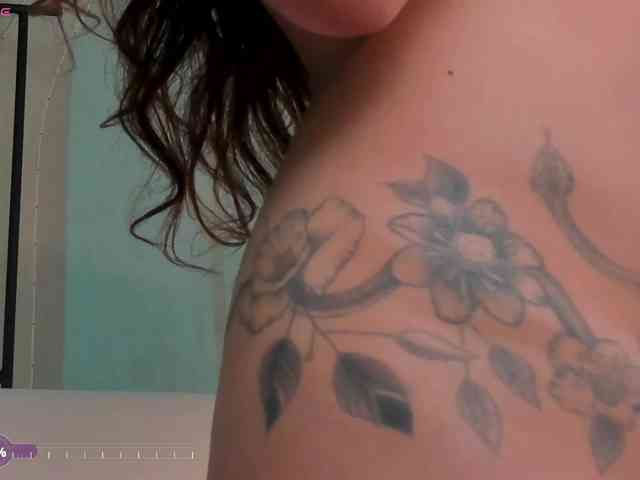 ErikaBenz webcam