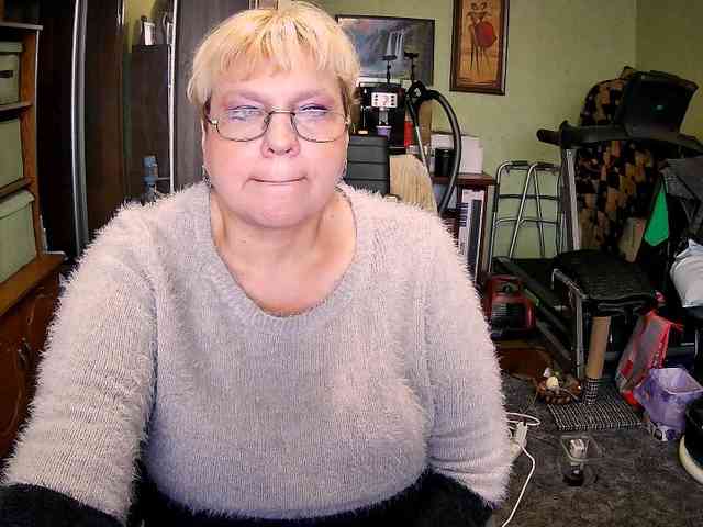 LOLA88888 webcam