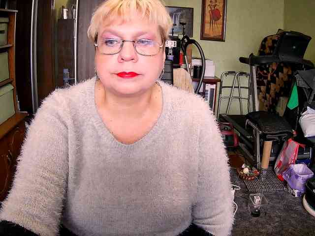 LOLA88888 webcam