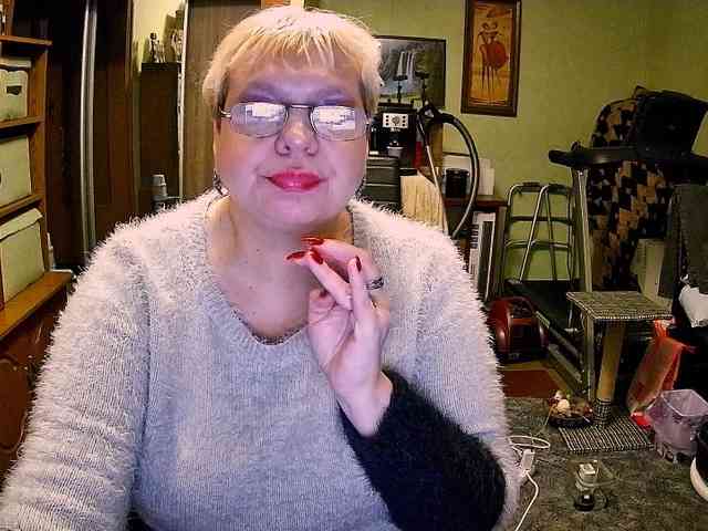 LOLA88888 webcam