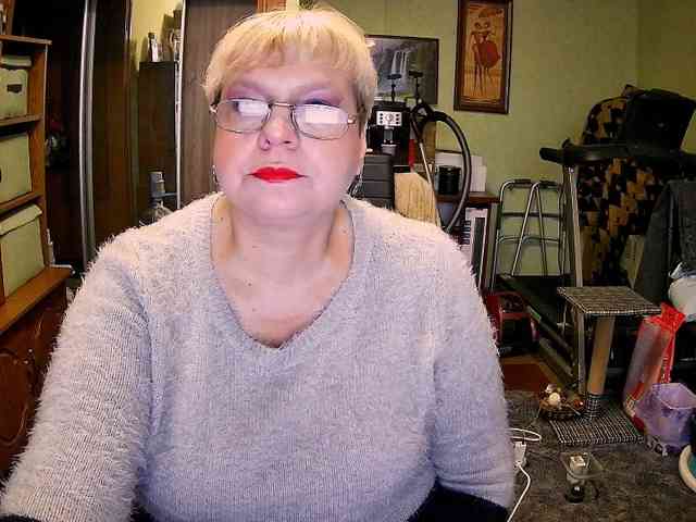 LOLA88888 webcam