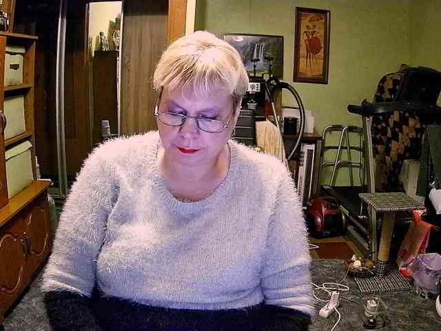 LOLA88888 webcam