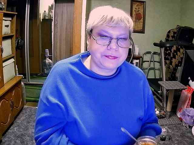 LOLA88888 webcam