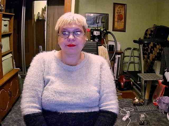 LOLA88888 webcam