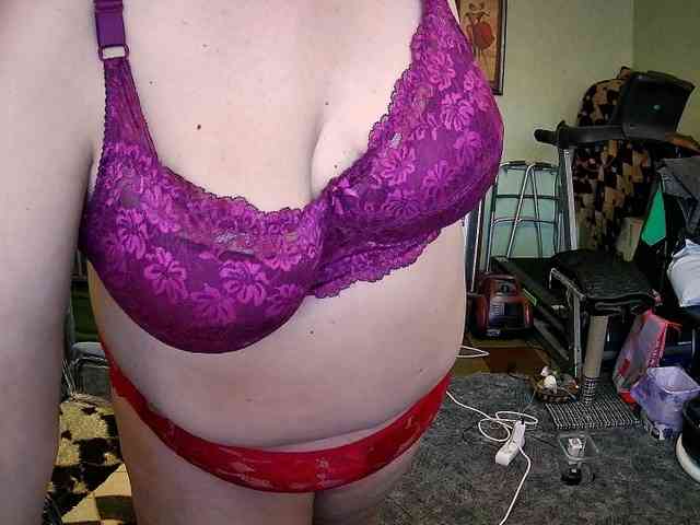 LOLA88888 webcam