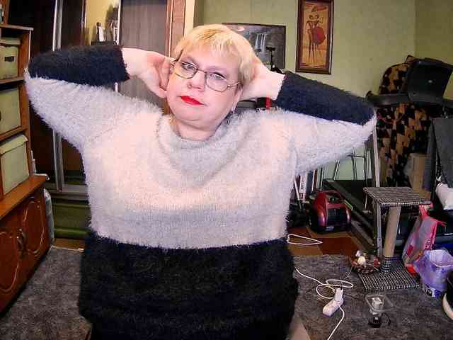 LOLA88888 webcam