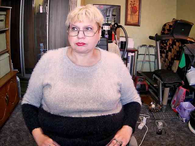 LOLA88888 webcam