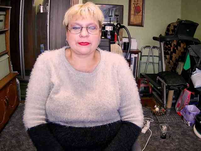 LOLA88888 webcam