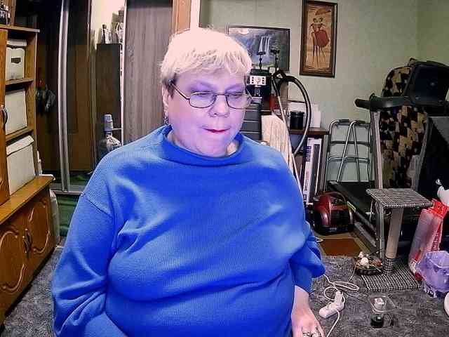 LOLA88888 webcam