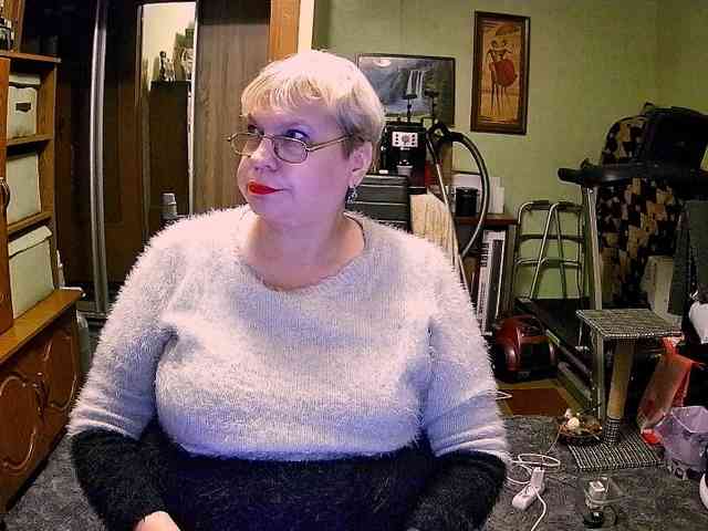 LOLA88888 webcam