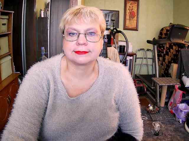 LOLA88888 webcam
