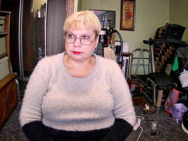 LOLA88888 webcam