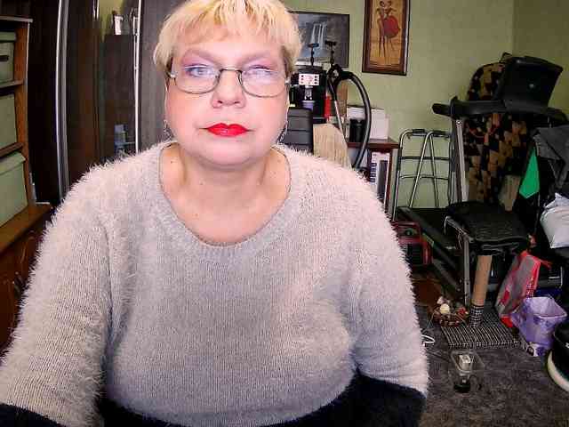 LOLA88888 webcam