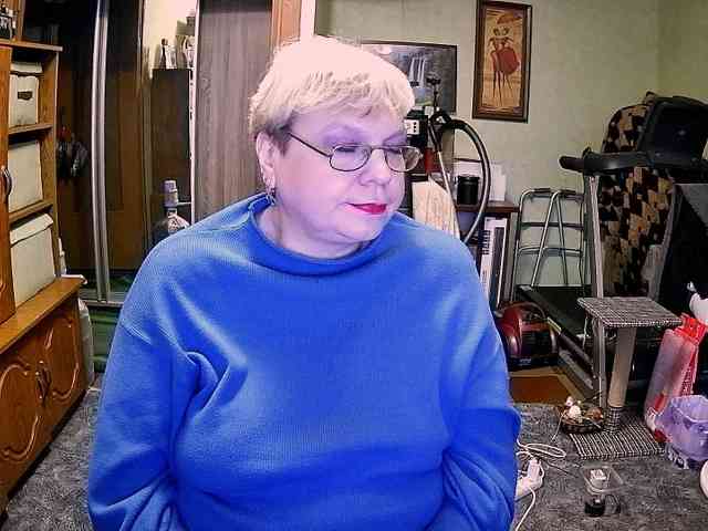 LOLA88888 webcam
