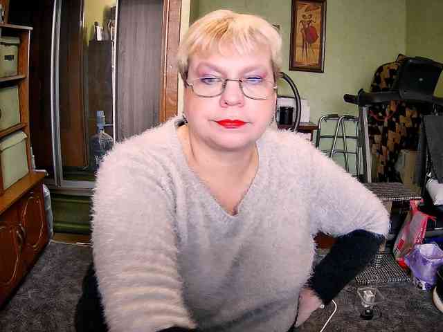 LOLA88888 webcam