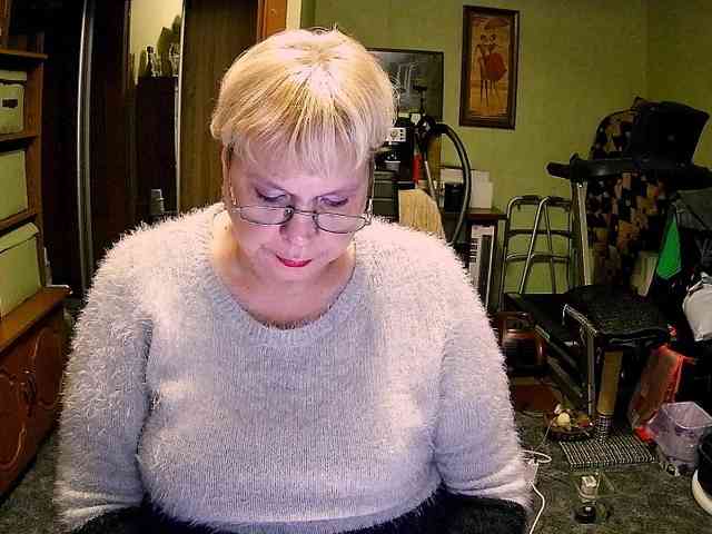 LOLA88888 webcam