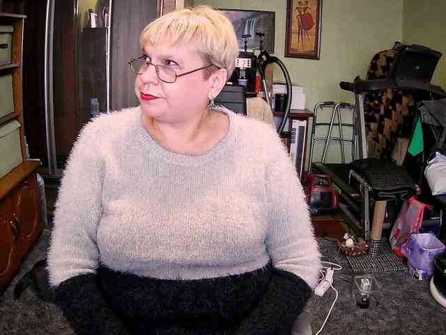 LOLA88888 webcam