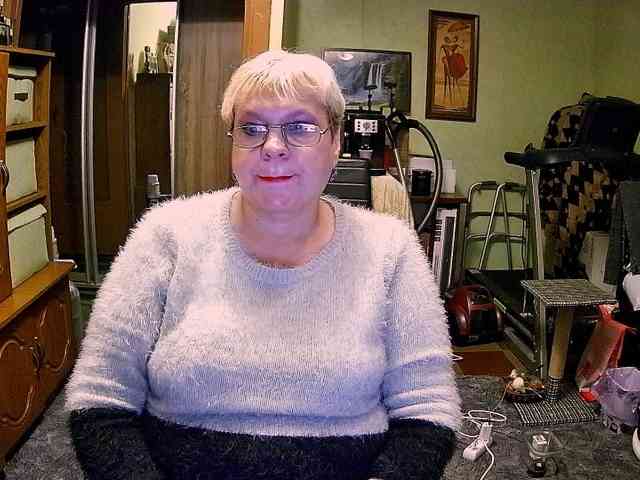 LOLA88888 webcam